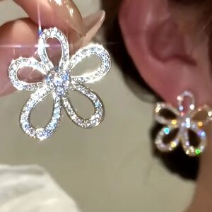 Elegant Silver Flower Earrings